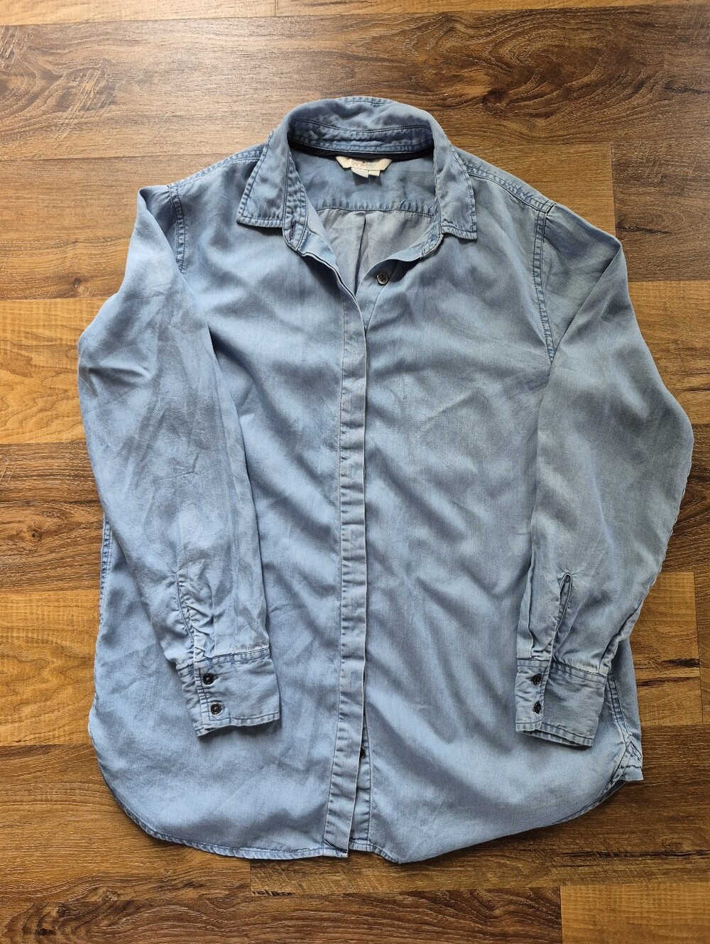 Boden Women's Chambray Button-Down Shirt in Light Blue